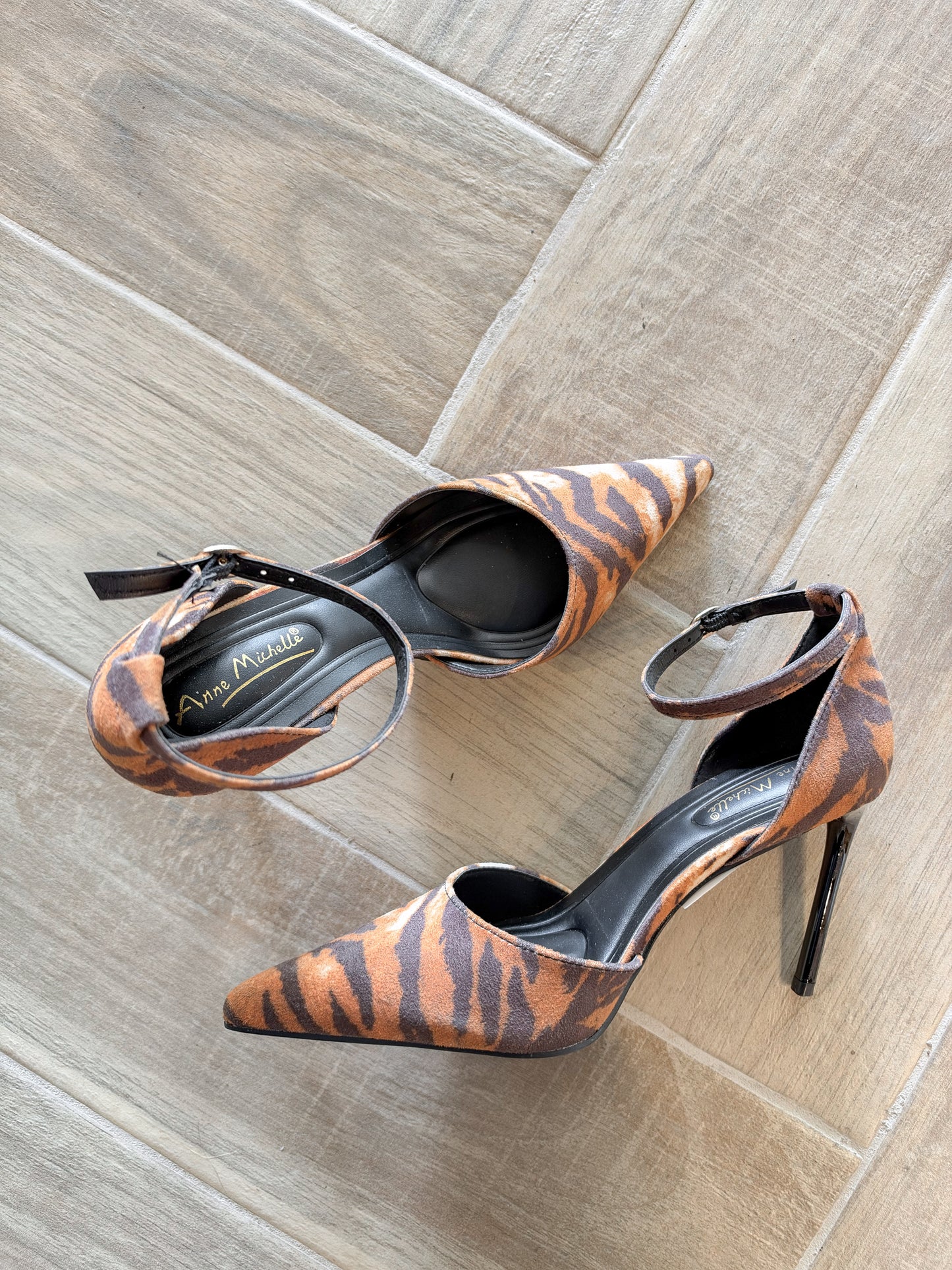 Eve Tiger Heel